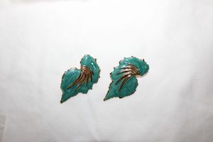 lot 289 image: Enamel fashion jewelry green earrings