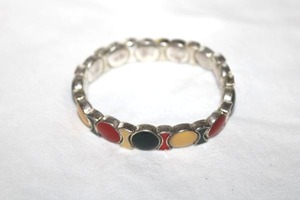 lot 306 image: Enamel fashion jewelry stretch bracelet