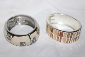 lot 310 image: Enamel fashion jewelry hinged bracelets