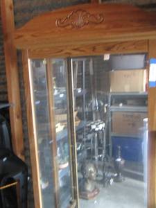 lot 1 image: Glass Display case app.5 FT. tall
