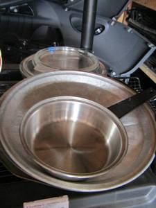 lot 46 image: Pie plates PLUS