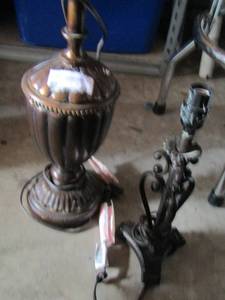 lot 49 image: Lamps