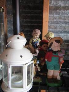 lot 61 image: Ceramic Dolls