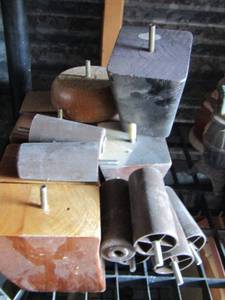 lot 64 image: Furniture feet