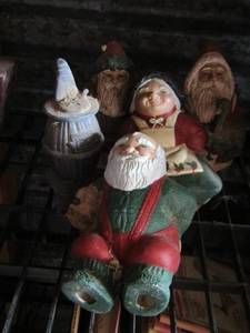 lot 65 image: Ceramic Santa x 3 and Mrs. Clause