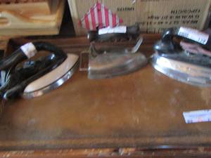 lot 75 image: Vintage Irons x 3