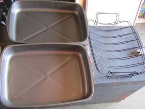 lot 80 image: Roaster Pans