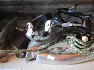 lot 22 image: Vintage Irons x 4