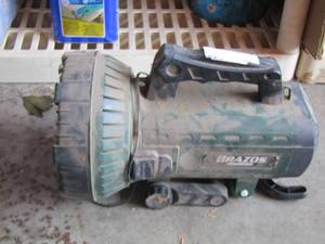 lot 95 image: Large flash light