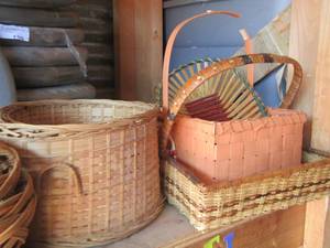 lot 141 image: Wicker baskets