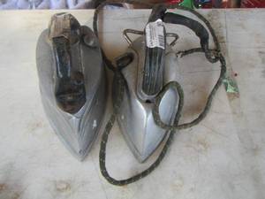 lot 150 image: metal iron with handle and broken cord Silex automatic model no 38, metal iron with handle and cord steam electric corp. series 5