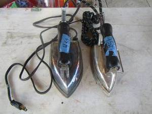 lot 151 image: metal iron with handle and cord Kwik way, metal iron with handle and cord Westing house electric and mfg. co. 350 watts