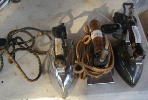 lot 153 image: qty 3 vintage irons all with power cords, Coleman master automatic 1000 watts, universal wrinkle proof 580 watts, Coleman master automatic 1000 watts
