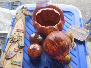 lot 168 image: CERAMIC BOWL,  SALT & PEPPER SHAKERS,  and GOURD