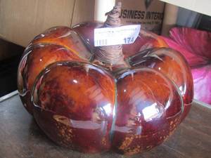 lot 174 image: Glass apple  pieces