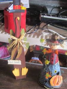 lot 177 image: Fall decor