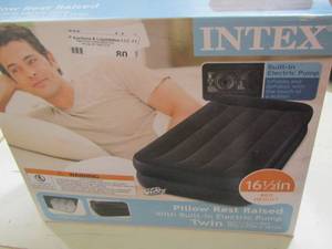 lot 80 image: Intex pillow res- t twin size air mattress NIB with built in air pump NEW$$$