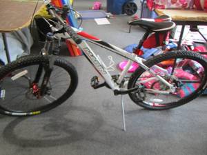 lot 25 image: MARIN PERFORMANCE SERIES - PIONEER TRAIL Mens Bike