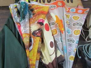 lot 77 image: kids umbrellas