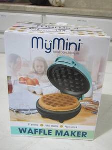 lot 112 image: my mini waffle maker new in box