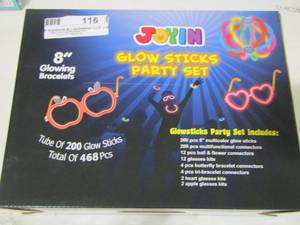 lot 116 image: Joyin glow stick party set