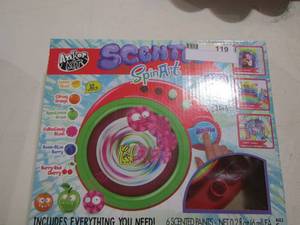 lot 119 image: scented spin art for kids , opened some pieces missing
