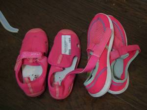 lot 182 image: 2 pair pink water shoes size 1