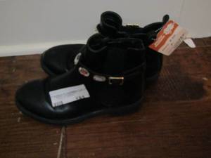 lot 181 image: size 2 madden boots new little girl