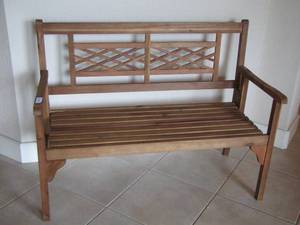 lot 2 image: Very beautiful wood bench used indoors no damage very sturdy