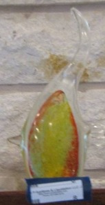 lot 8 image: Beautiful glass fish dcor