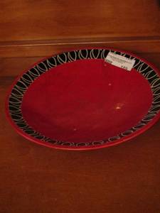 lot 189 image: red and black pier 1 import dcor plate