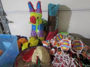 lot 193 image: Cince De Mayo party supplies or JUST HAVE A PARTY 