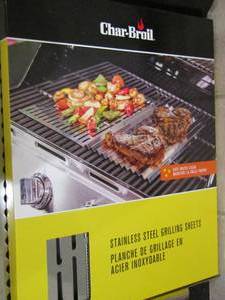 lot 42 image: char broil rack- Texas shape meat press