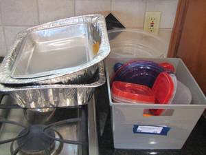 lot 49 image: Aluminum pans & Plasticware