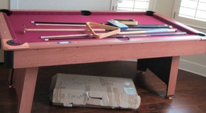 lot 31 image: Fairfax Minnesota fats 6 ft. billiards pool table, comes with pool sticks and all extra accessories