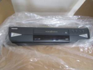 lot 236 image: Toshiba VHS player