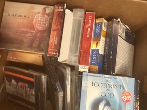 lot 60 image: BOOKS ON TAPE (DISCS)   & MUSIC
