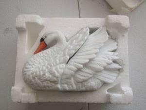 lot 24 image: Royal Heritage Swan collection