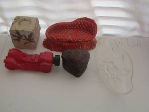 lot 25 image: home dcor perfume bottle car