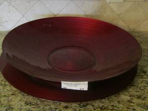 lot 37 image: red glass large dcor bowl with matching plate- 18-12
