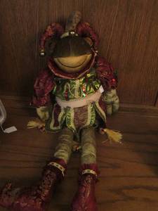 lot 83 image: KING FROG