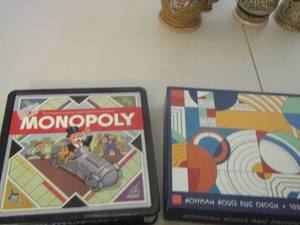 lot 94 image: Monopoly- 1000 piece puzzle