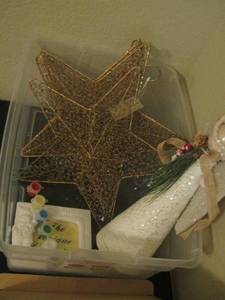 lot 105 image: Christmas dcor