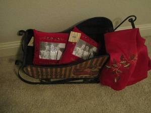lot 108 image: SLEIGH  2 small pillows plus