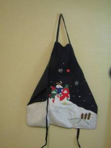 lot 109 image: Christmas apron