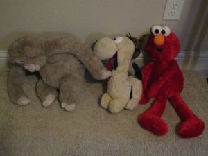 lot 126 image: stuffed animals for kids includes ELMO