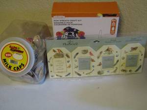 lot 151 image: milk caps- wreath craft kit plus