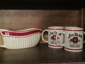 lot 170 image: Jim beam coffee mugs- red and white gravy boat