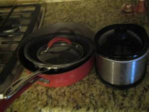 lot 172 image: , SMALL SAUCE PAN,  SMALL SKILLET, SMALL CROCKPOT