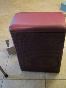 lot 184 image: red wicker laundry hamper